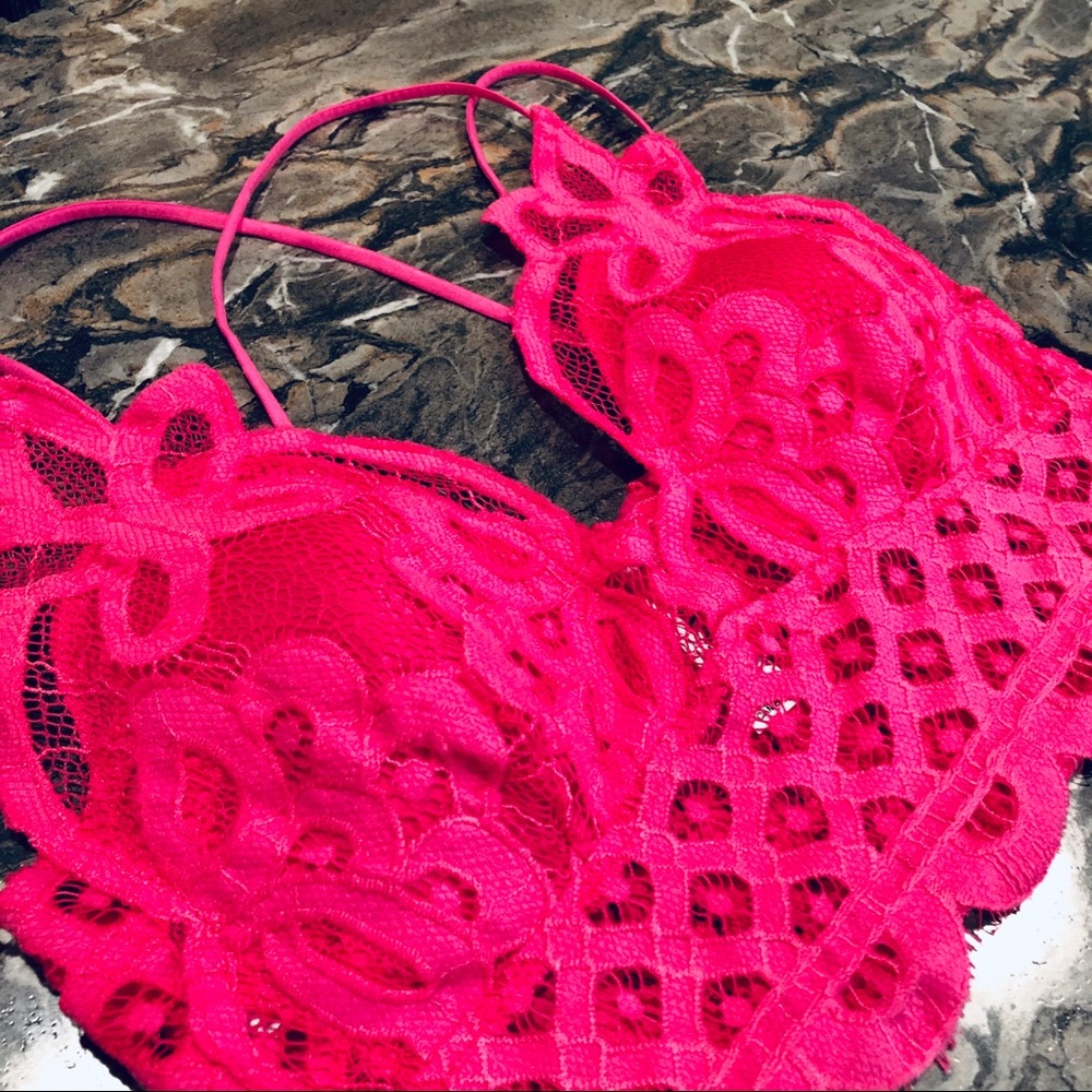 Like New Hot Pink Lace Bralette! Size Large.